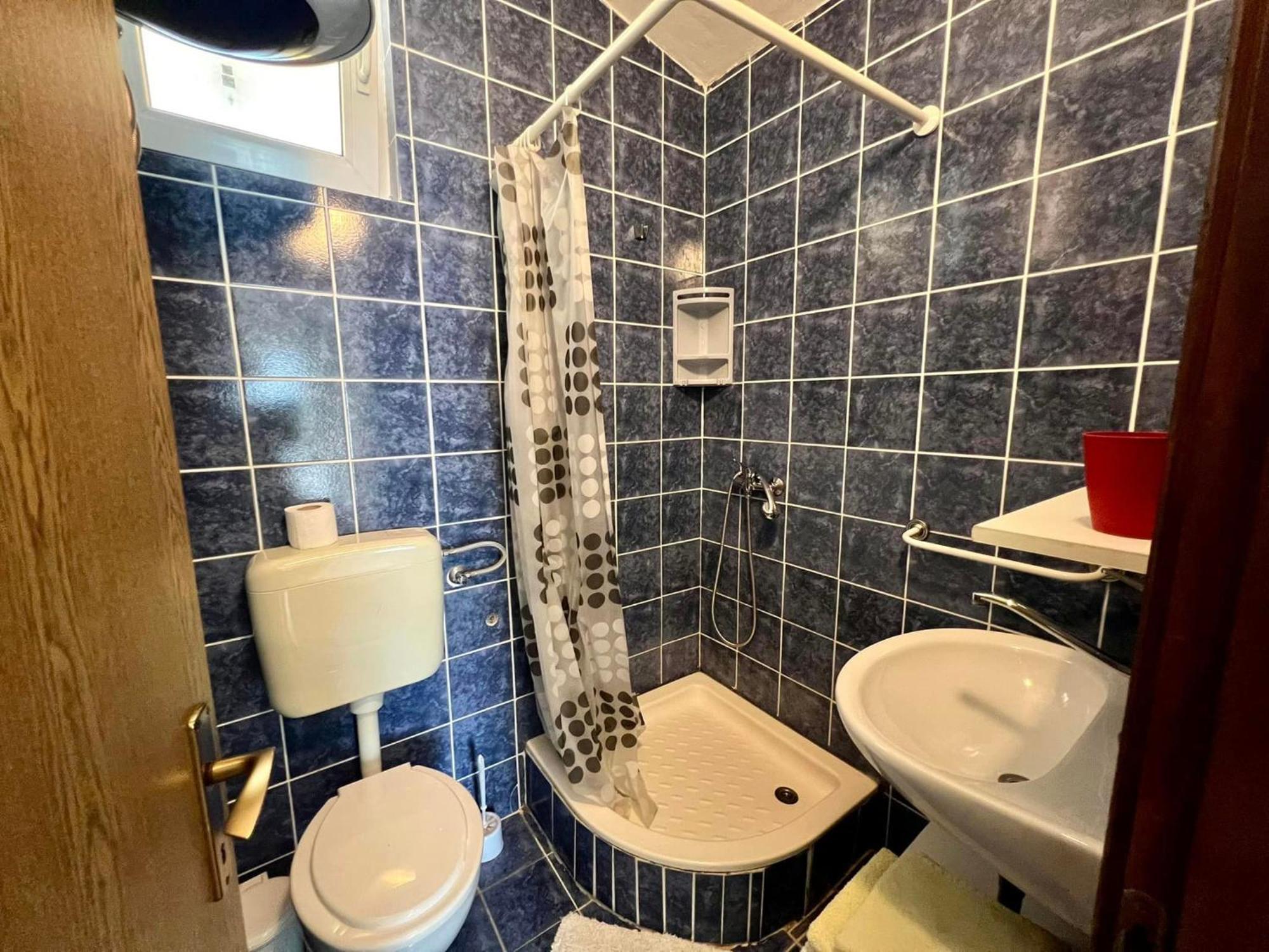 Apartmani Lidija Karin Donji Donji Karin Bagian luar foto