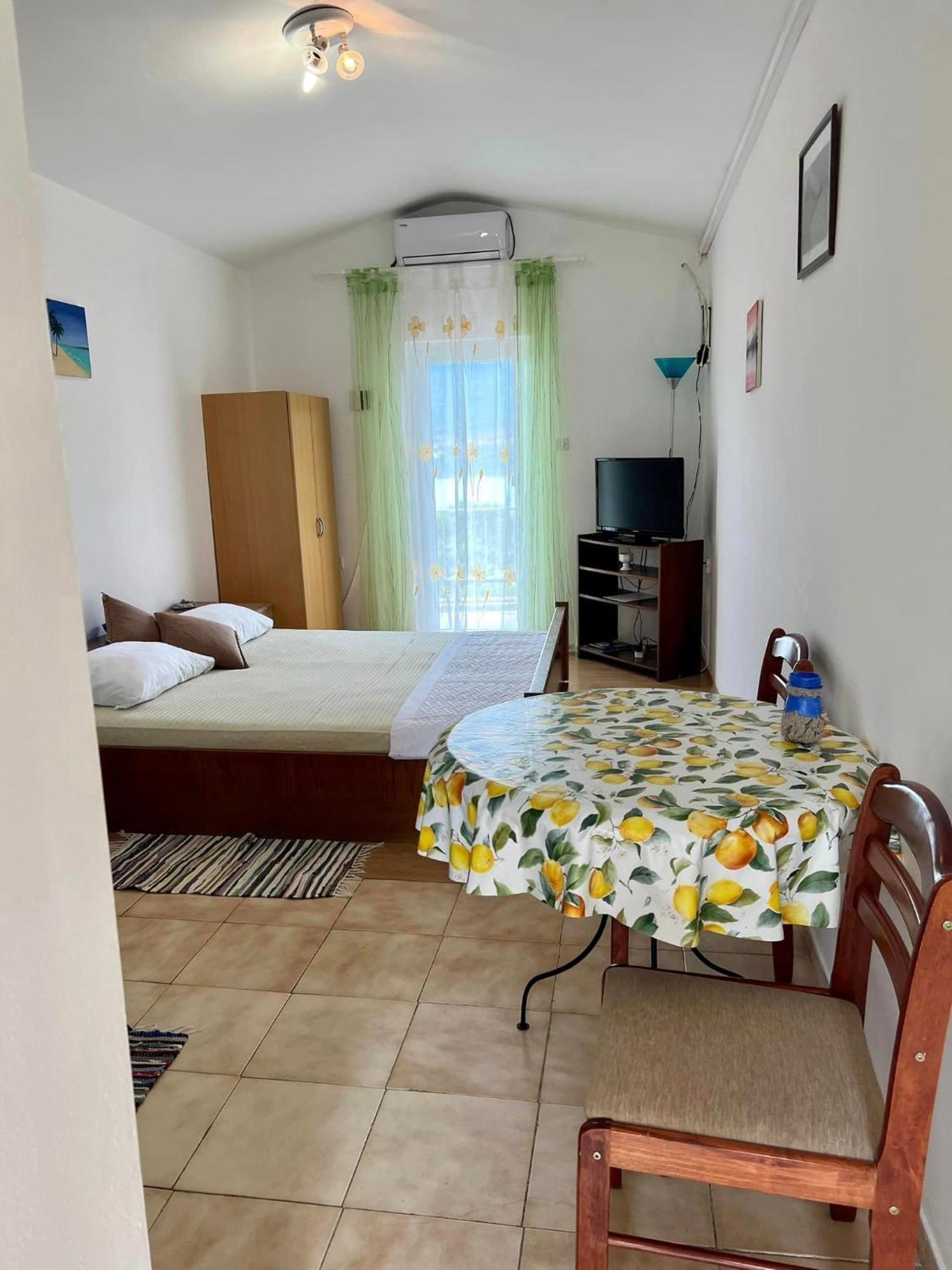 Apartmani Lidija Karin Donji Donji Karin Bagian luar foto