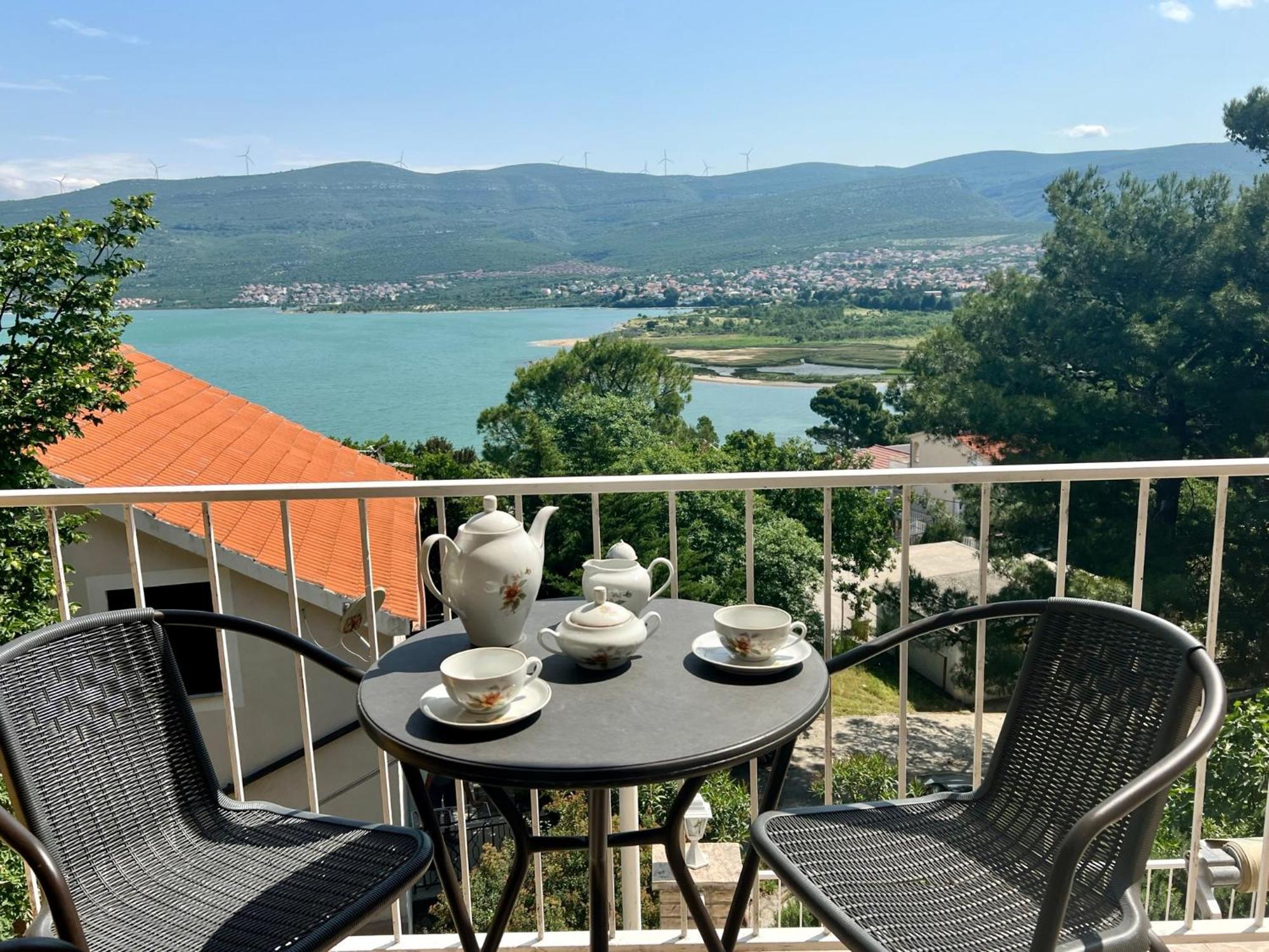 Apartmani Lidija Karin Donji Donji Karin Bagian luar foto