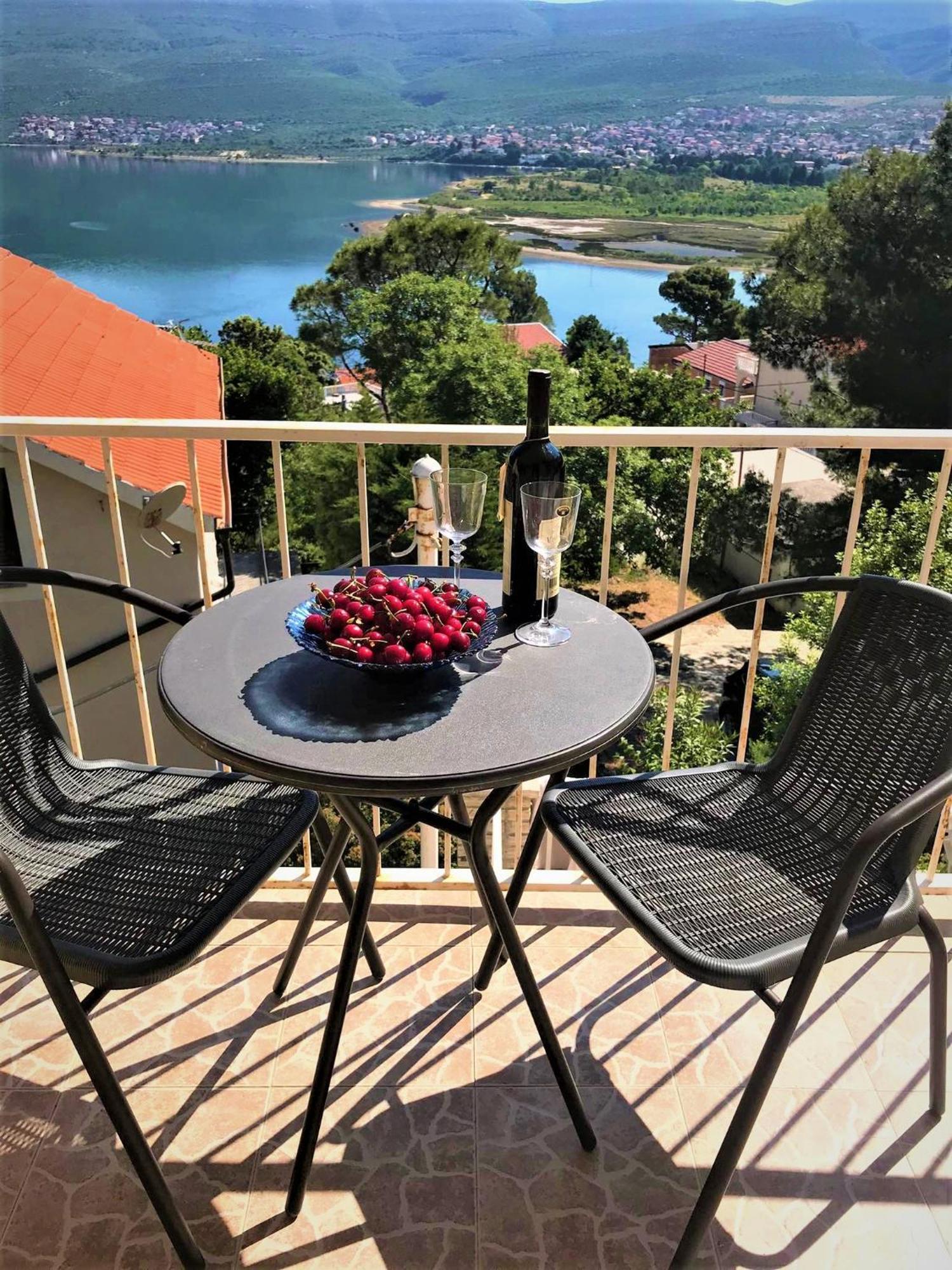 Apartmani Lidija Karin Donji Donji Karin Bagian luar foto