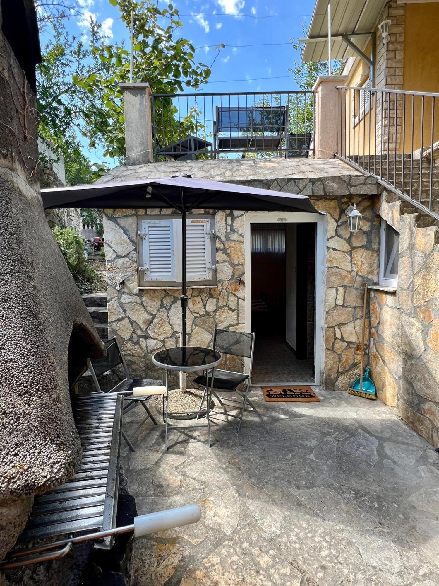 Apartmani Lidija Karin Donji Donji Karin Bagian luar foto