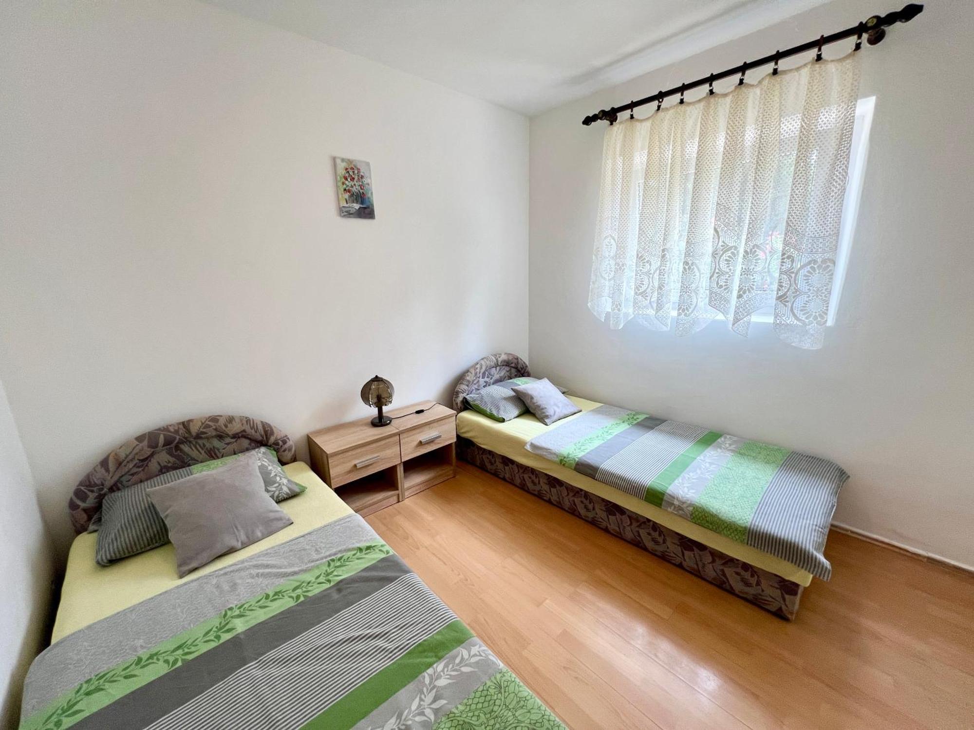 Apartmani Lidija Karin Donji Donji Karin Bagian luar foto